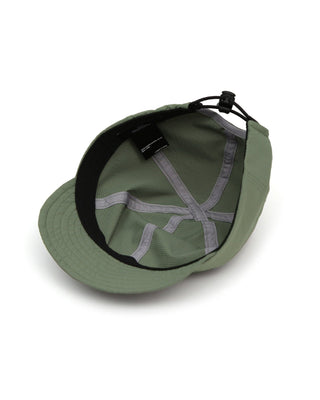 Baseball cap with short visor for outdoor adventures