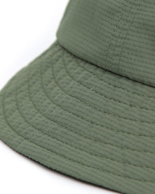 Adjustable baseball cap with sun protection