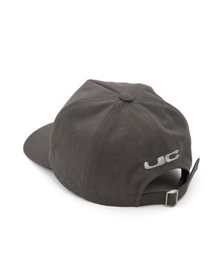 Sun protection cap with a wide brim.