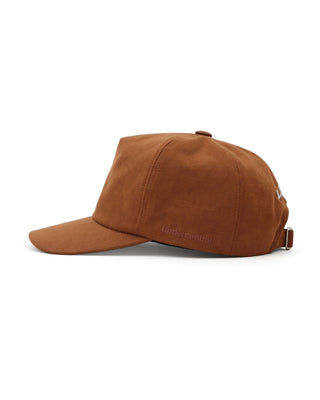 Curved visor cap emphasizing a sporty look.