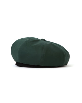 A chic hunting cap, ideal for outdoor adventures.