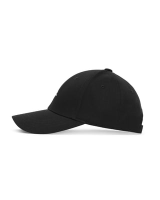 A contemporary cap with a long visor for a sleek look.