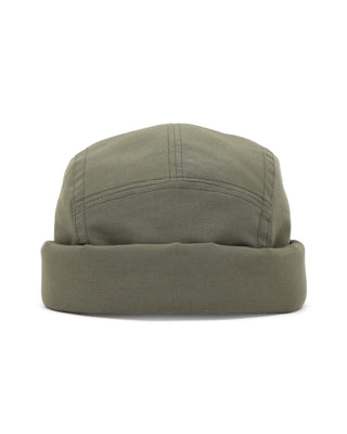 Brimless cap with minimalist style