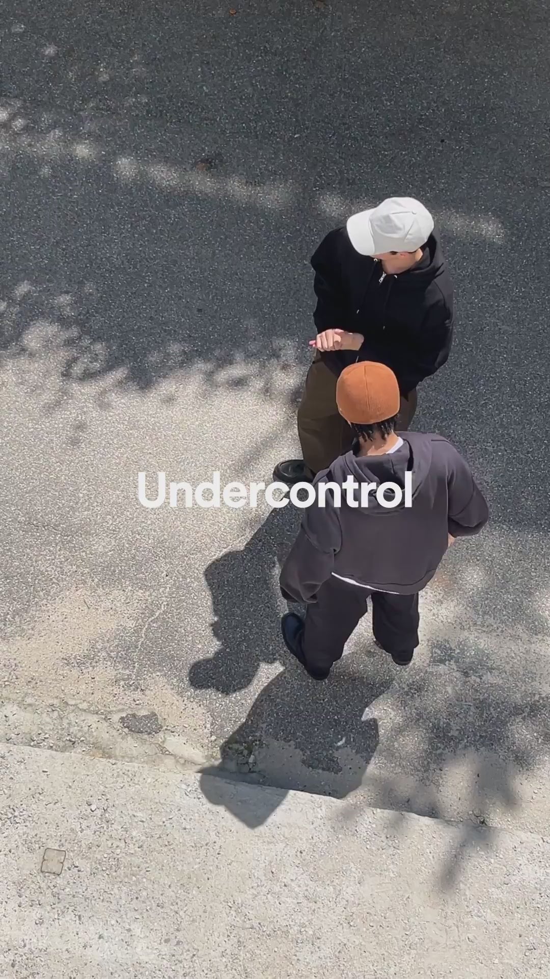 undercontrol-hats-worn-by-four-models-creating-a-natural-and-groovy-mood-video